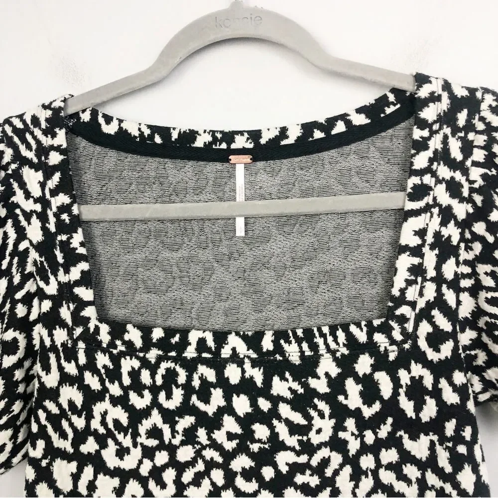FREE PEOPLE | No Type Tee Black & White Animal Leopard Print Top Women’s Size S